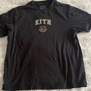 Kith Tee shirt women’s small